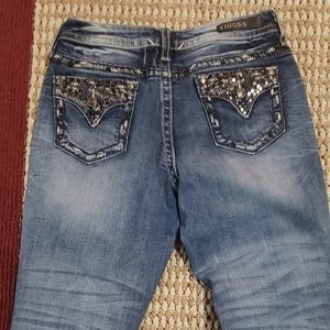 Women's denim capris
